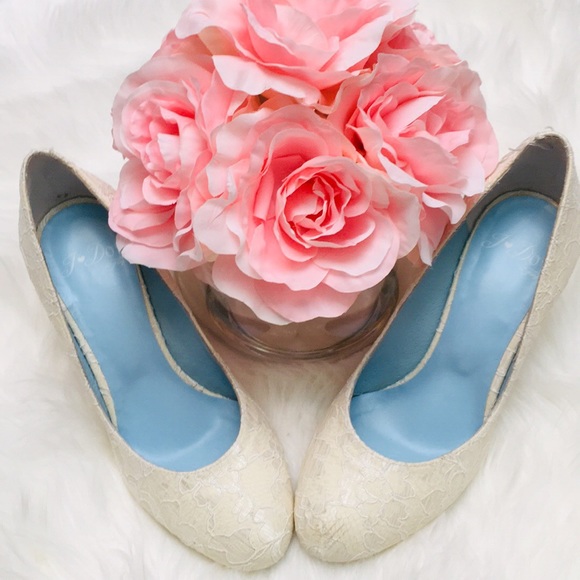 akarura ( flag) Shoes - White lace shoes 👰👠